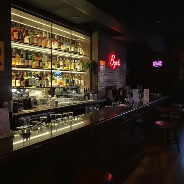 Ночная смена в баре - после уборки